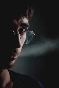 加齢とタバコが引き起こす臭の原因とは？