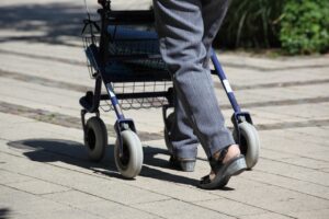 加齢臭対策に効果的なサプリをネットで購入する方法は？